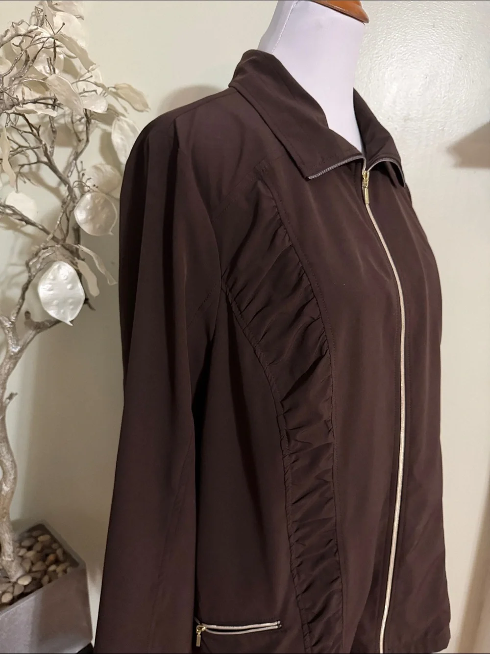 Chico's Zenergy Dark Brown Water Repellent Zip Front Utility Jacket Size 3 - Picture 3 of 9